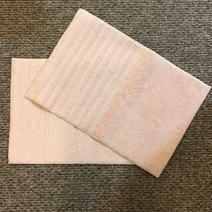 Set of 2 bathroom rugs
